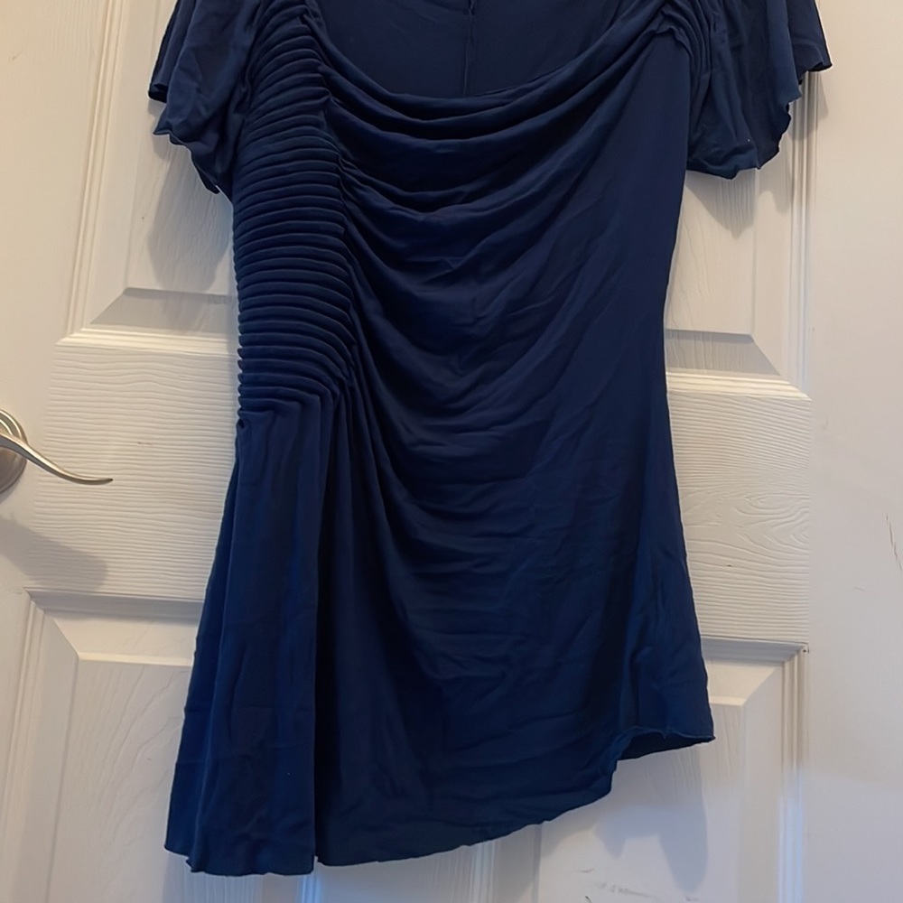 BKE Boutique Navy Blue Asymmetrical Blouse size Small - Picture 2 of 6